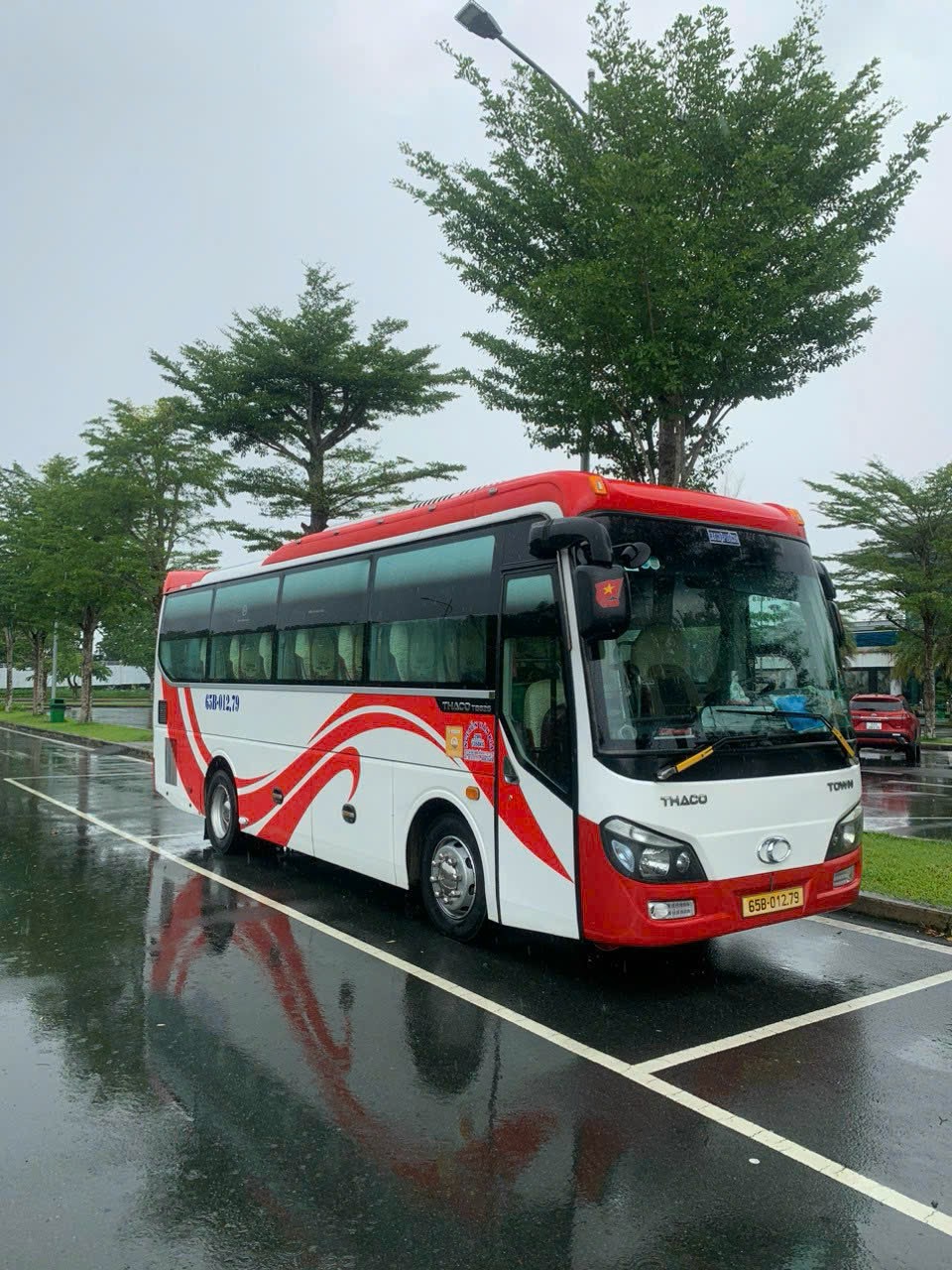 . Thuê Xe 29 Chỗ Đời Mới – Hiện Đại & Tiện Nghi